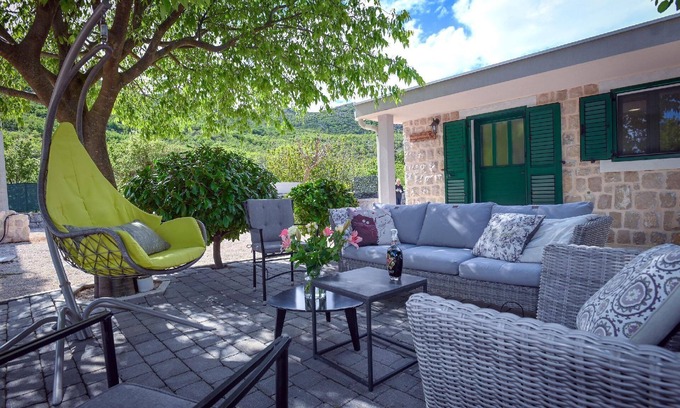 Vrgorac House | Villa Silentio near Makarska, complete privacy