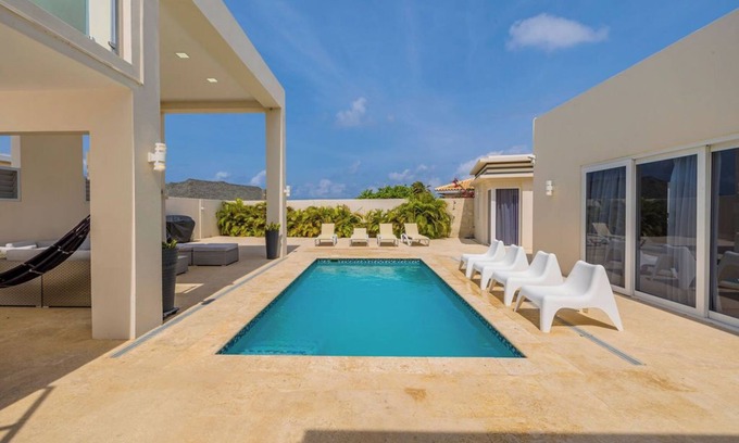 Esmeralda Villa | Villa/Sunset view/Close to the best beaches