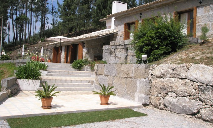 Beijos Villa | Villa w/private pool (with 23700 m2 of green areas) at 40Km from PORTO