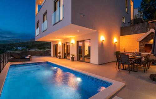 Split Apartment | Villa With Beautiful View, Modern Furnishing & Pool