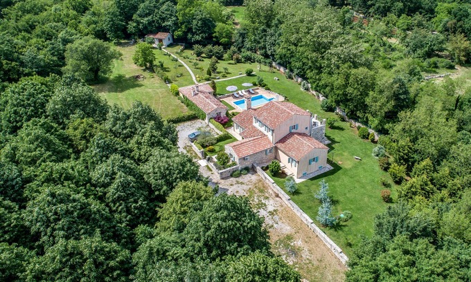 Prodol Villa | Villa with heated pool for 8 persons