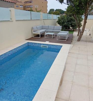 Mafamude House | Villa with Private Pool, BBQ & Patio