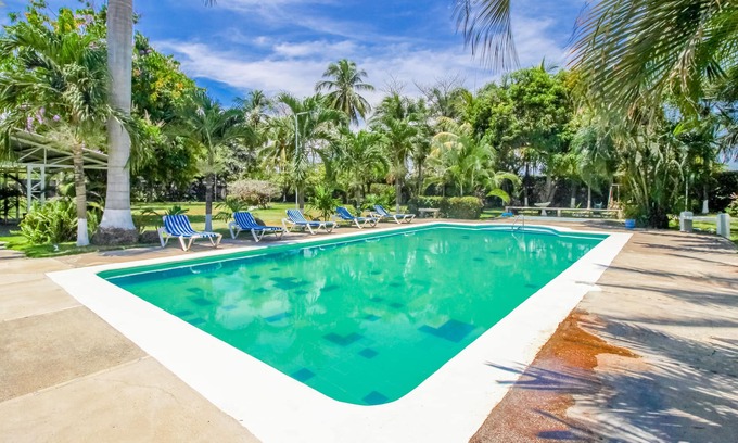 Puntarenas Apartment | Villa with terrace, shared pool & community gardens - walk to beach!