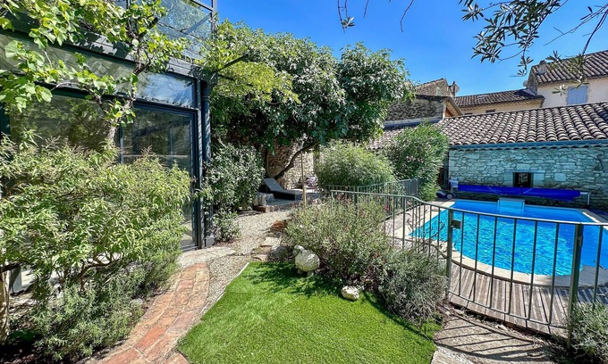 Grignan Ski Chalet | Village house with private pool, Grignan – Drôme Provençale