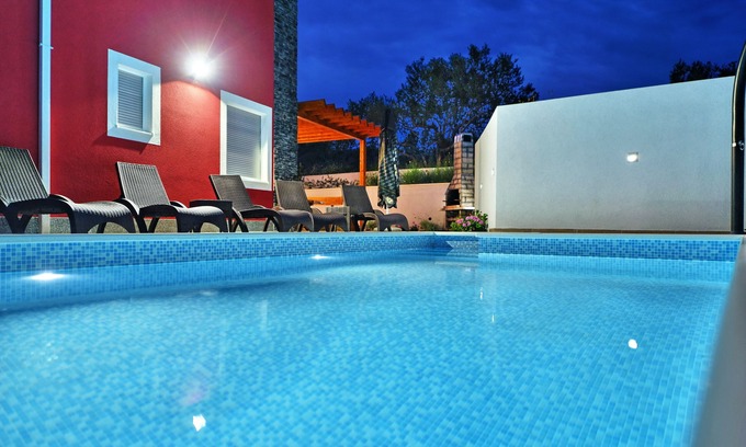 Slatine Villa | Villas With Swimming Pool, Jaccuzi, Sea View, 30m From The Adriatic Sea Dalmatia