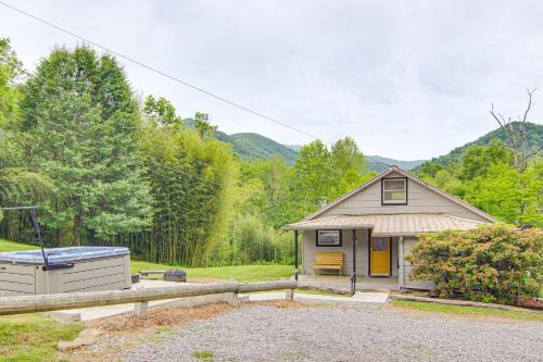 Canton House | Vintage Farm Cottage Near Hikes and Pigeon River