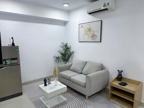 District 3 Hotel | Vintage Hideaway Homestay