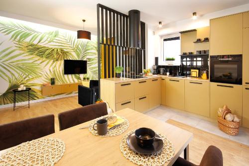 Koszalin Apartment | W&K Gold Suite - Parking w garażu, Faktura VAT, Klimatyzacja, 5 min od dworca