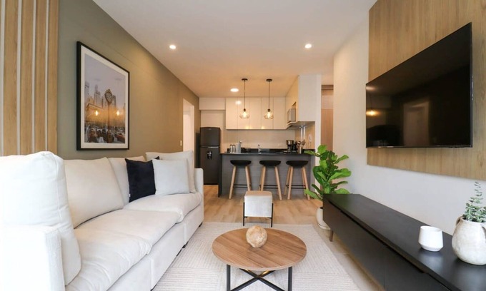 Petit Jean Ocharan Apartment | w Mesmerizing 2BR With Balcony in the Heart of Miraflores