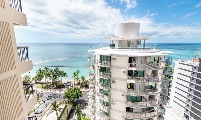 Waikiki Hotel | Waikiki Beach Tower by Tropical Escapes