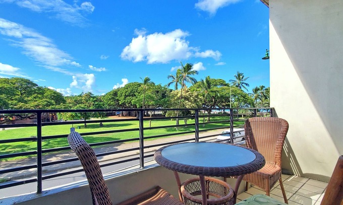 Waikiki Apartment | Waikiki Grand Hotel® —Compact Studio with Balcony next to Hula's Bar & Lei Stand