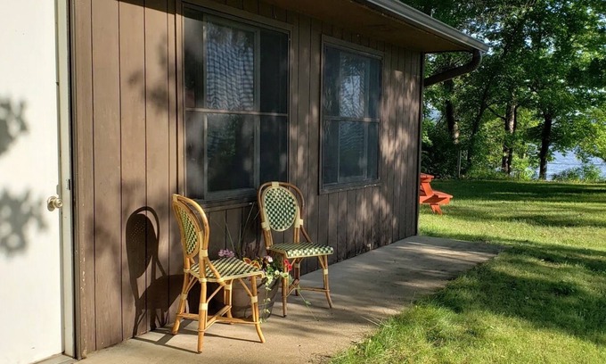 Pepin Cabin | Wake up to views of Lake Pepin & enjoy beachfront access + waterfront amenities