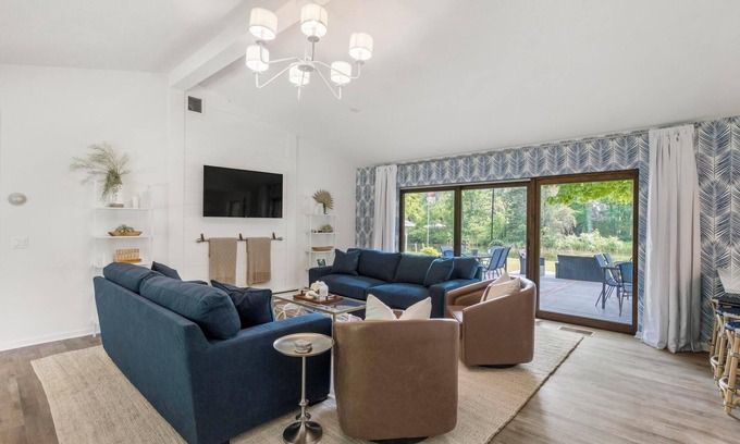 Alanson House | Wake Zone Cottage - Sleeps 10. Waterfront! Burt & Crooked Lake NEW HOT TUB