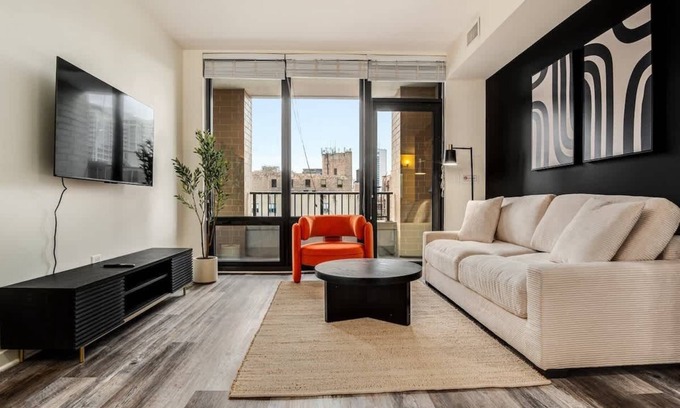 Killgubbin Apartment | Walk Everywhere! 5 mins to Magnificent Mile, River