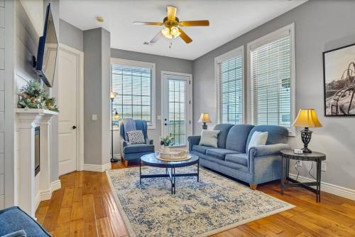 Indian Point Apartment | WALK IN Two bed Lakeview at Indian Point