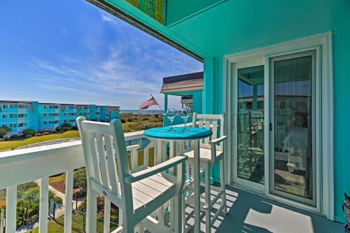 Morehead City Apartment | Walk to Beach Ocean-View Atlantic Beach Condo!