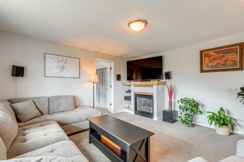 Central City House | Walk to Casinos Mtn-View Central City Home!