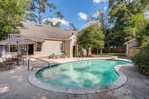 Hahira House | Walk to Dtwn Hahira Inviting Home with Pool and Yard!