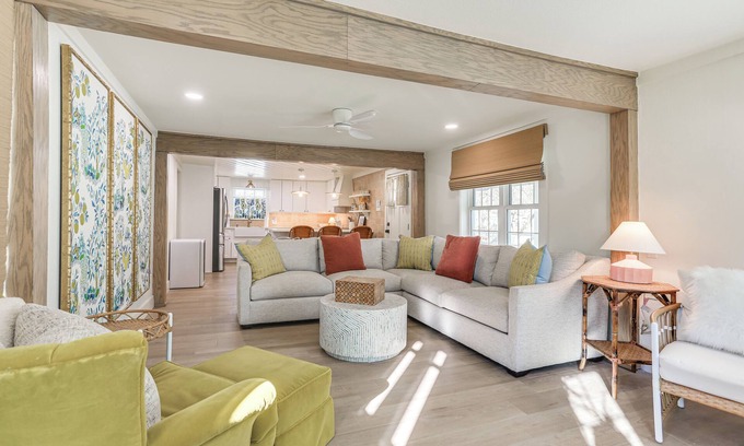 Kingston House | Walk to Lake Texoma: Kingston Retreat w/Deck!