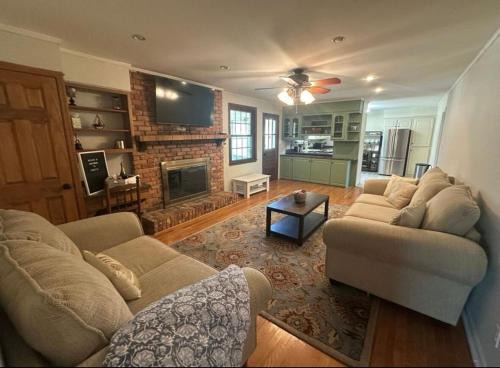 National Hills House | Walk to Masters! Spacious & Modern 4bd Home