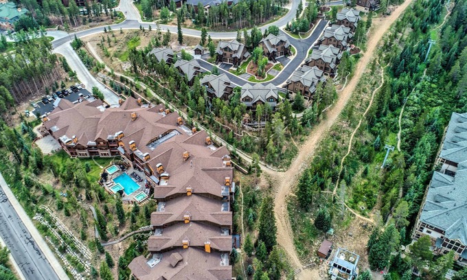 Four O'Clock Apartment | Walk to Shuttle, Lift & Main St! Breck Ski Base