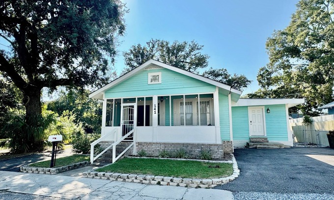 East Biloxi House | Walk to the BEACH and CASINOS! Full RV Hookup - 5 Min to Ocean Springs