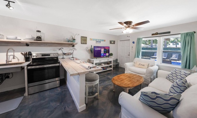 Vilano Beach Villa | Walk to Vilano Beach