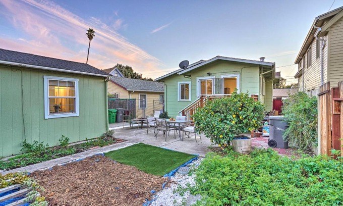 Dimond House | Walkable East Bay Home - 2 Mi to BART Station