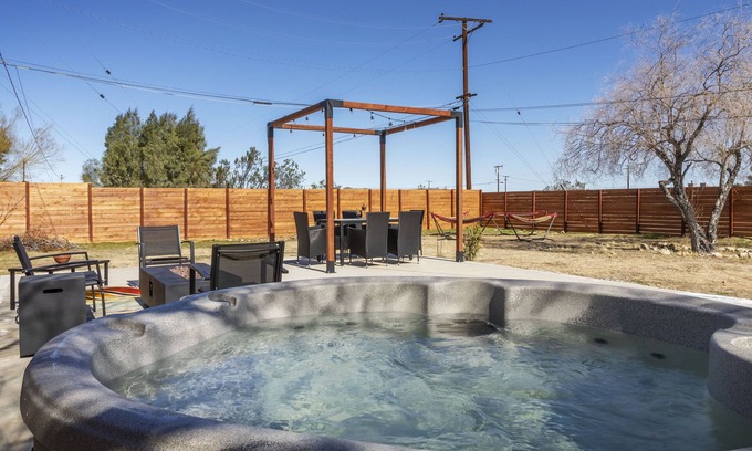 Joshua Tree House | π΅ Walpi Ranch - Joshua Tree Getaway w/Hot Tub, Fire Pit and BBQ! π΅