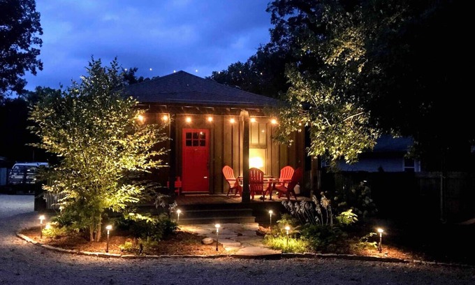Brevard Cottage | Wanderlust - completely renovated downtown cottage