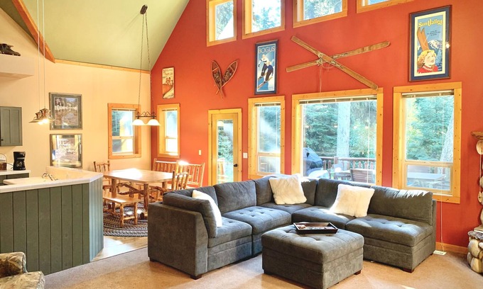McCall House | Warm and Spacious Home Near Town/Lake - Private Hot Tub & Pool Table
