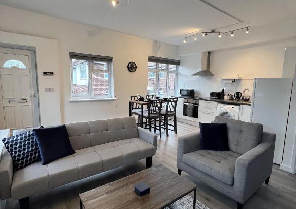 Watford House | Warner Brothers Apartment