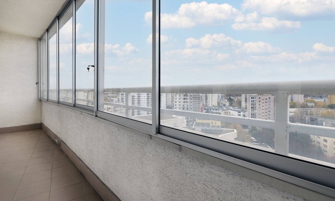 Ursynow Apartment | Warsaw Ursynów Apartment by Renters