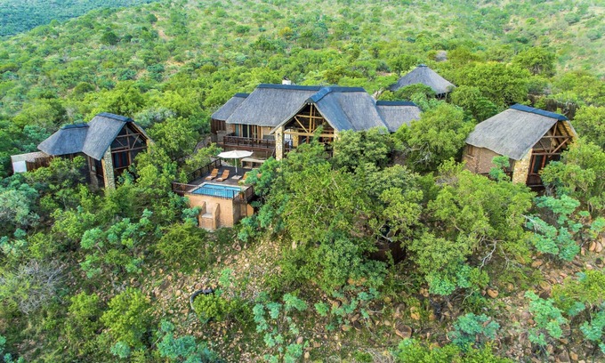 Bela-Bela House | Warthog Lodge – Mabalingwe Game Reserve – Luxury, Self-Catering Safari Getaway