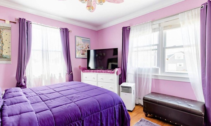 Shirley House | Water view spa & pool