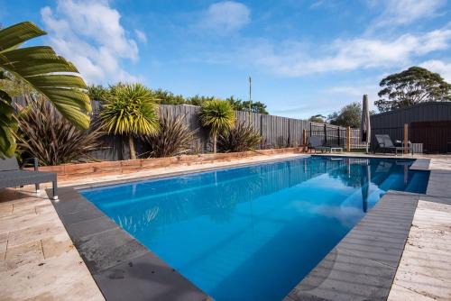 Rosebud House | Waterfall Gully Retreat with Gas heated Pool