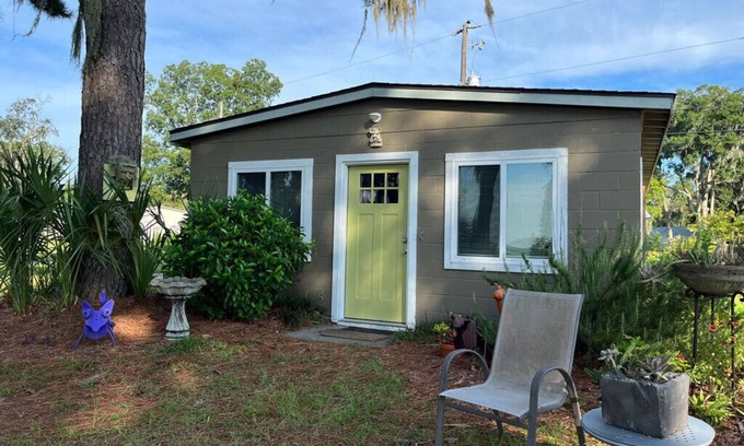 Port Royal Apartment | Waterfront coastal cottage charm in delightful Port Royal