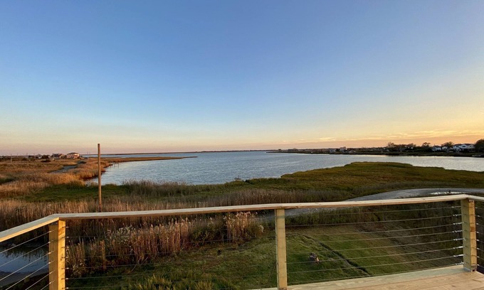 Mastic Beach House | Waterfront home with amazing views