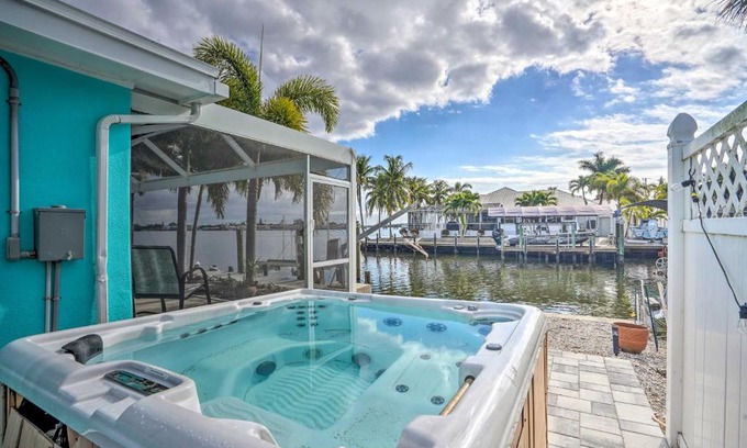 Matlacha House | Waterfront Matlacha Paradise with Hot Tub and Dock!