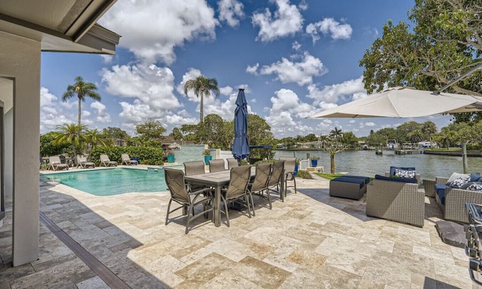 Harbor Hills House | Waterfront Oasis – 6BR Home w/Pool, Spa & kayaks