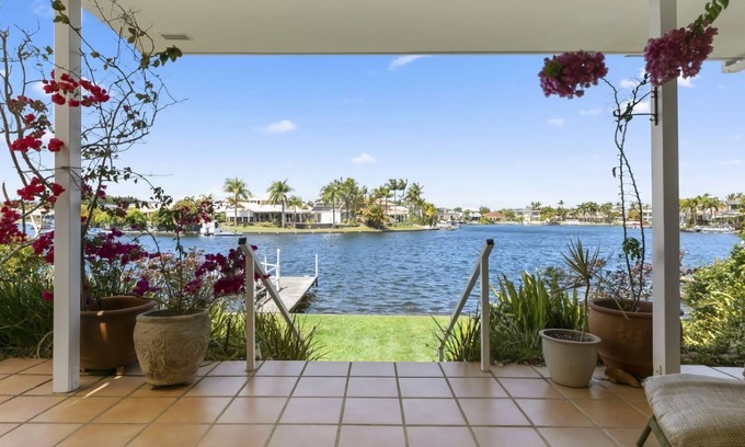 Noosaville House | Waterfront Pet Friendly House - 11 Seamount Quay