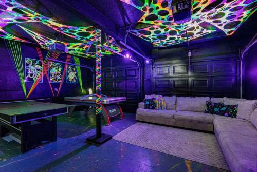 Largo Villa | Waterfront Resort, Heated Pool, Hot Tub, Game Room