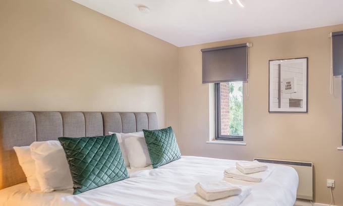 Nottingham Apartment | Waterlily Apartment