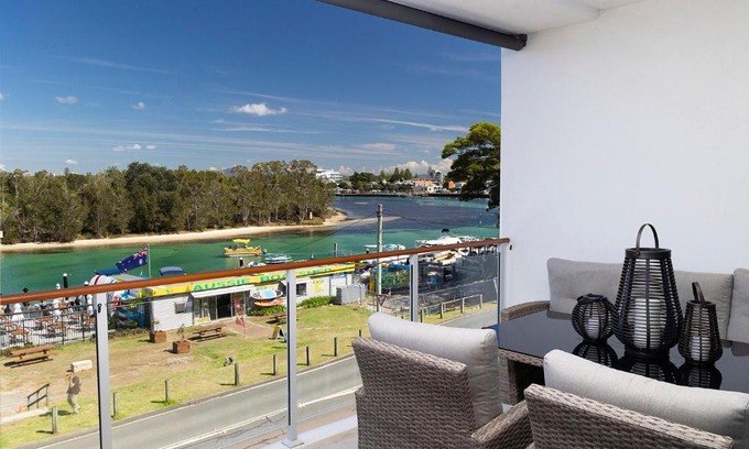 Forster Apartment | Waterline 304