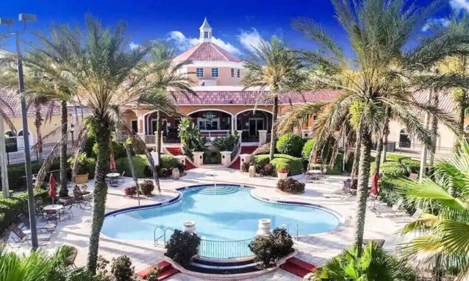 Davenport Resort | Waterpark Gated Resort & Spa, lazy river/slide,pools and close to Disney & more!