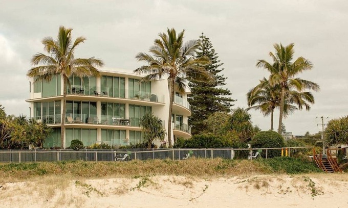 Currumbin Apartment | Waves 203 on Currumbin Beach