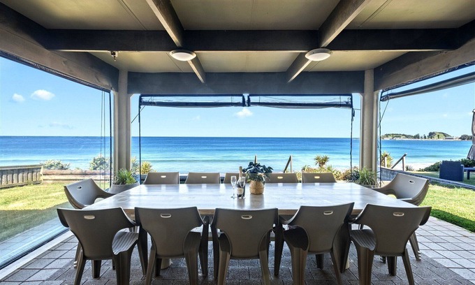 Central Coast House | Waves at Wamberal, Wamberal