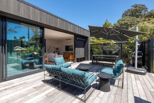 Onetangi House | Wavesong - Coast & Country