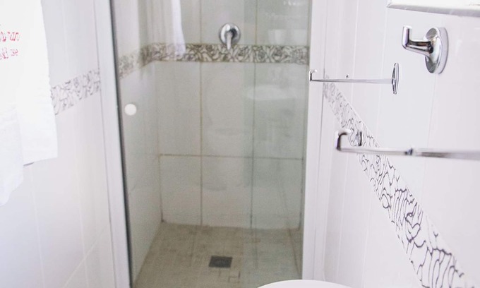 Komani Bed & Breakfast | We are a modern,upmarket,spacious,AA Recommended. 3 star accommodation.