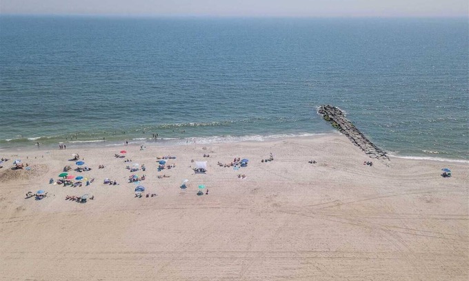 Long Beach Apartment | We're Dune It Well and invite you to come live literally on the beach!